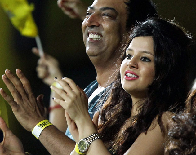 Vindoo Dara Singh spotted with Dhoni's wife Sakshi